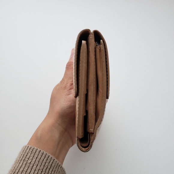 Authentic Louis Vuitton Vernis Compact Wallet - Picture 13 of 16